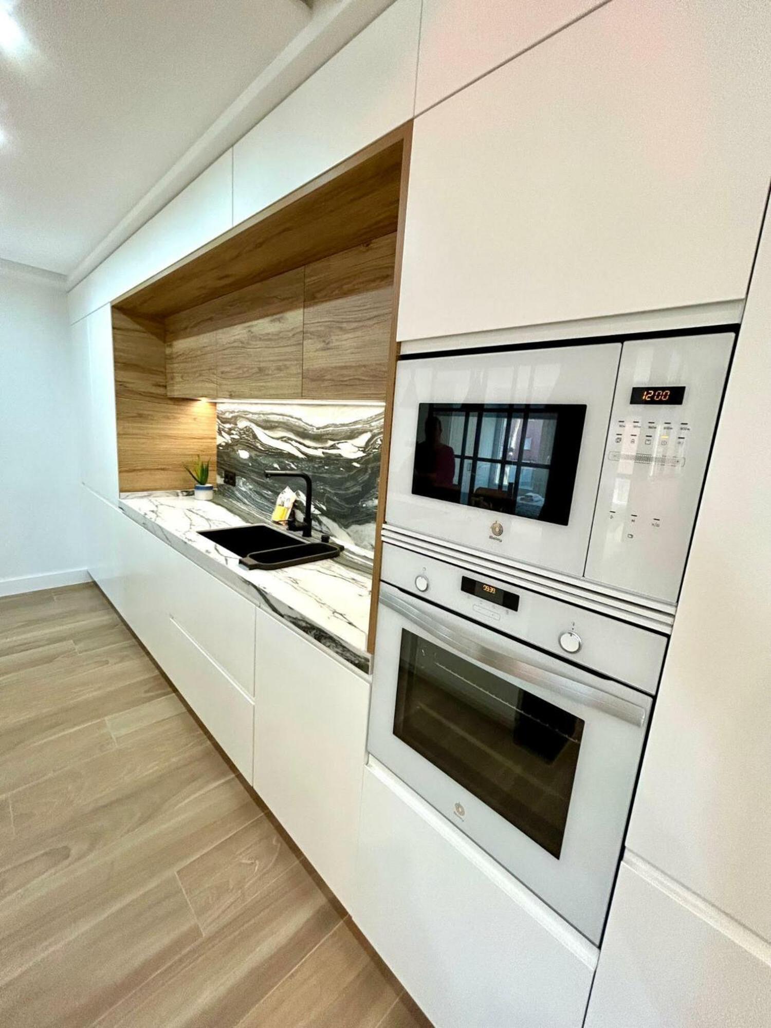 Gatu Premium Deseo Piso De Lujo Con Parking " Preferente Mayores De 25 Anos Y Familias " Cadice Esterno foto